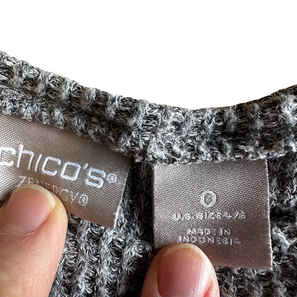 Chico’s Zenergy Gray Knit Sleeveless Tank Blouse Size 4/6 Textured Office Casual - Picture 3 of 6